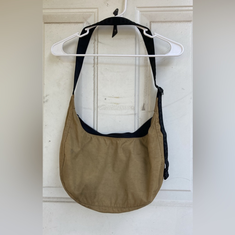 BAGGU Tan and Black Crossbody Bag